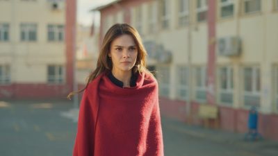 İSTANBUL, – KANAL D’nin Emmy adayı dizisi Uzak Şehir’in yeni
