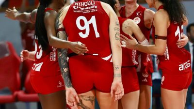 İZMİR, – SULTANLAR Ligi’nde son 2 maçında Galatasaray ve Afyon