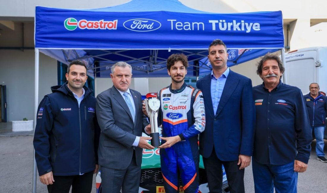 Bakan Bak Formula 1 öncesi İstanbul Park’ta sürüş yaptı İSTANBUL, – GENÇLİK ve Spor Bakanı Osman Aşkın Bak, 5