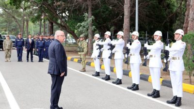 SANCAK TEVDİ TÖRENİ Milli Savunma Bakanı Yaşar Güler, beraberinde Genelkurmay