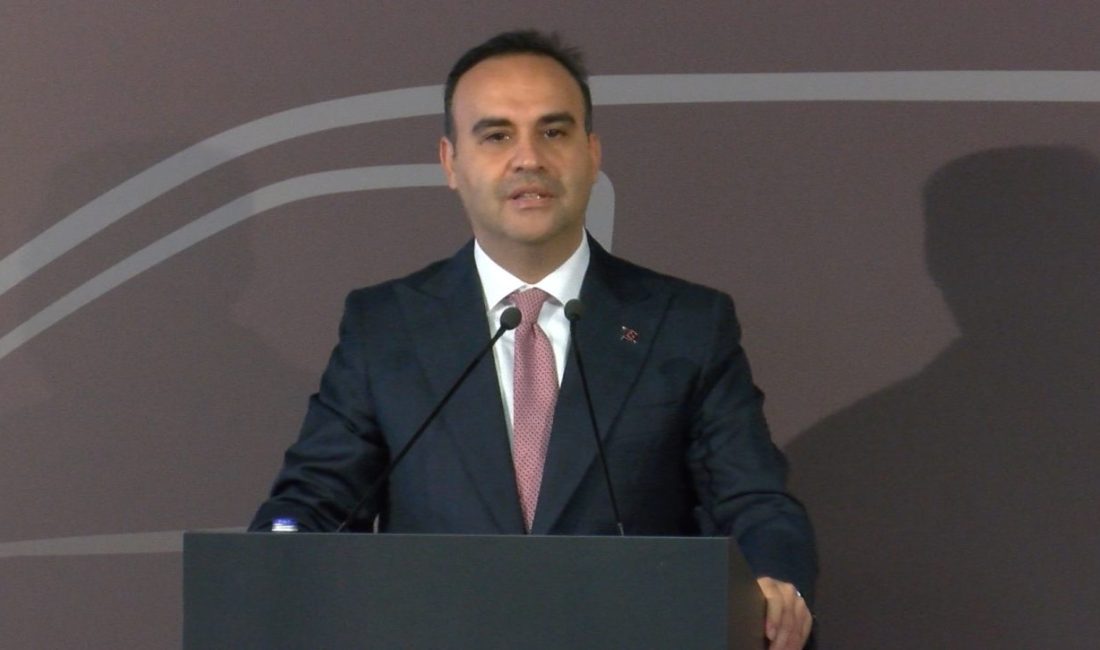 Bakan Kacır: Türkiye, otomotiv ve mobilite yatırımları için doğru adrestir Memet Can YEŞİLBAŞ-Kutay SALİ/BURSA, – SANAYİ ve Teknoloji Bakanı Mehmet