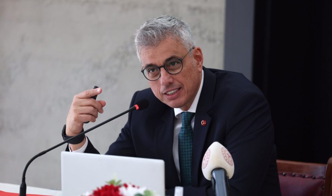 Bakan Memişoğlu: Türkiye’de sigaraya başlama yaş ortalaması 17 ANKARA, – SAĞLIK Bakanı Kemal Memişoğlu, “Türkiye’de toplumun sigaraya başlama