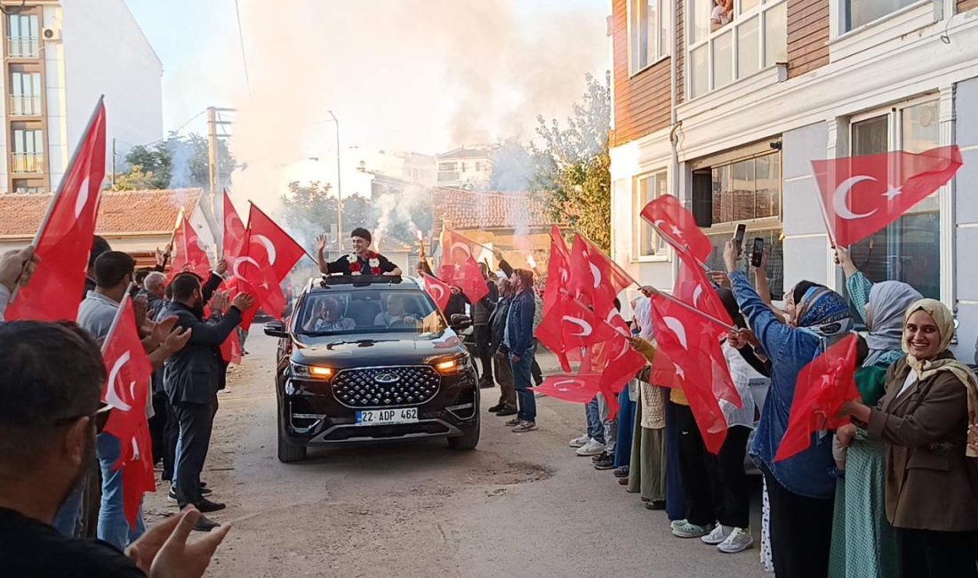 Balkan Şampiyonu Ahmet’e meşaleli karşılama Batuhan SEVER/EDİRNE, – HIRVATİSTAN’da düzenlenen Yıldızlar Balkan Güreş Şampiyonası’nda 85