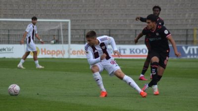 Zeki KARADENİZ / BANDIRMA-BALIKESİR, – STAT: 17 Eylül Stadı HAKEMLER: