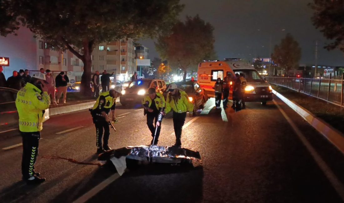 Bariyerden atlayıp karşıya geçmek isteyen yaya otomobil altında öldü Yavuz YILMAZ/İNEGÖL (Bursa), -BURSA’nın İnegöl ilçesinde refüjdeki bariyerlerin üstünden atlayarak