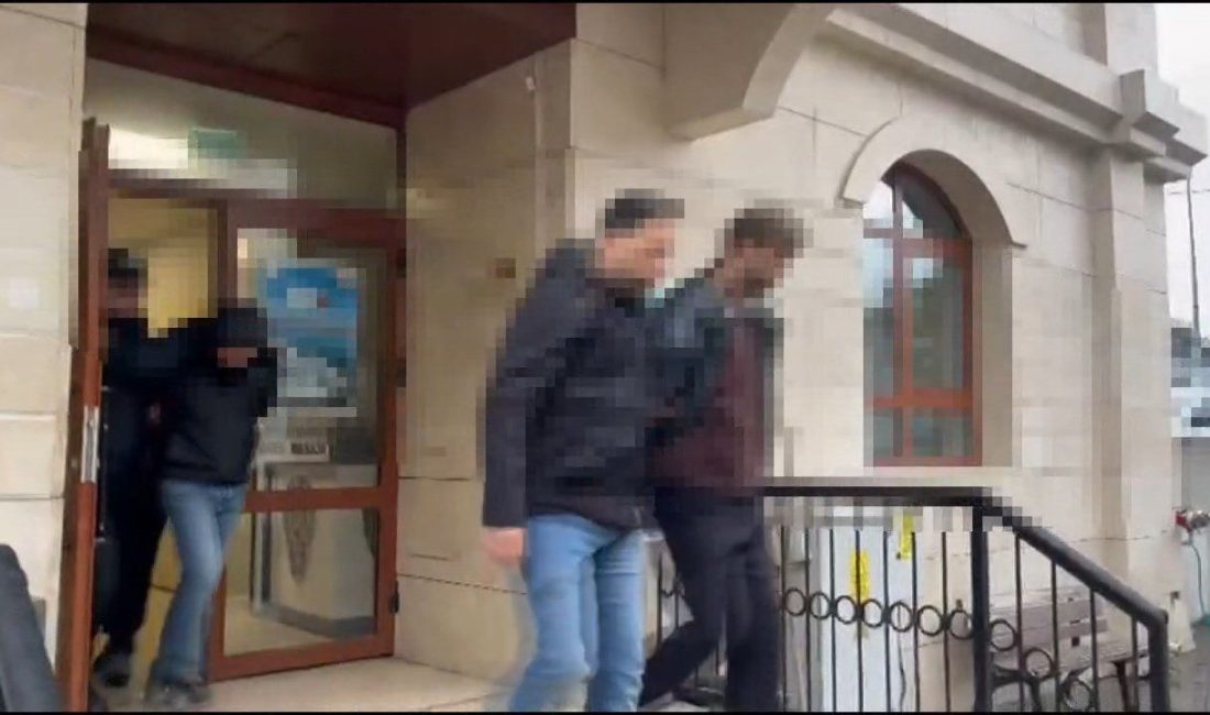Bayrampaşa’da İSKİ personelinin ölümüne ilişkin 4 şüpheli gözaltına alındı İSTANBUL, – BAYRAMPAŞA’da kazı çalışması sırasında hayatını kaybeden İSKİ personeli
