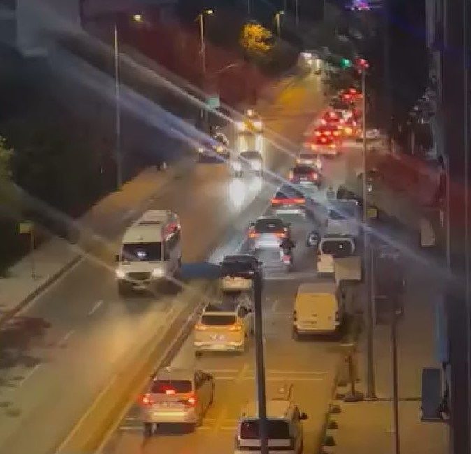 Uğur ŞAHİN / İSTANBUL, – BAYRAMPAŞA’da iddiaya göre yol, çalışma