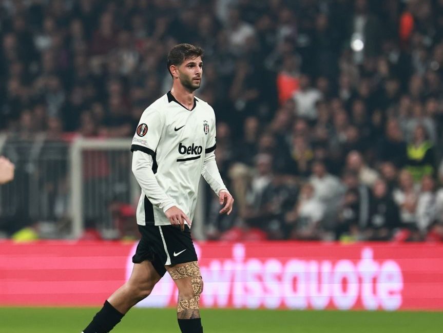 İSTANBUL, – BEŞİKTAŞ, 23 yaşındaki stoper Ümit Akdağ’ın sağ elinde