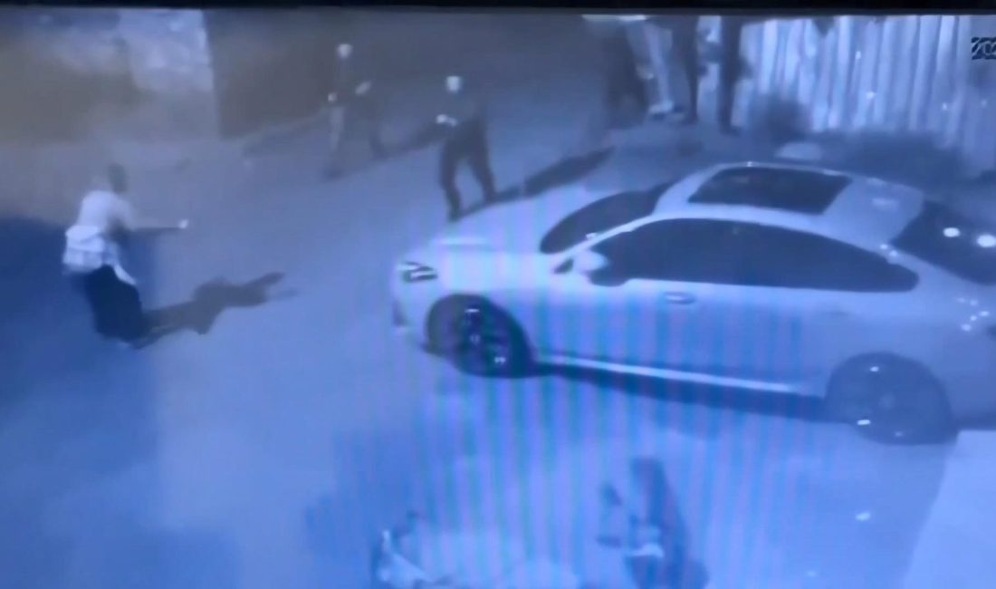 Beyoğlu’nda eşinin babasının evini bastı; kayınpederine saldırdı, havaya ateş açtı Doğan Can CESUR / İSTANBUL – BEYOĞLU’nda M.N.E. (17), şiddet