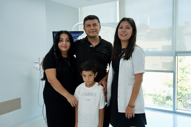 İSTANBUL, – BİSİKLET kazasında yüzünden ve çenesinden ağır darbe alan