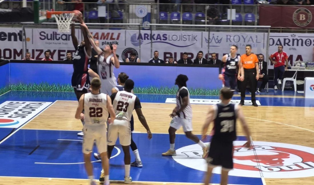 Bordo Bandırma – Bahçeşehir Koleji: 103- 88 Zeki KARADENİZ / BANDIRMA (Balıkesir), – SALON: Bandırma Onyedi Eylül