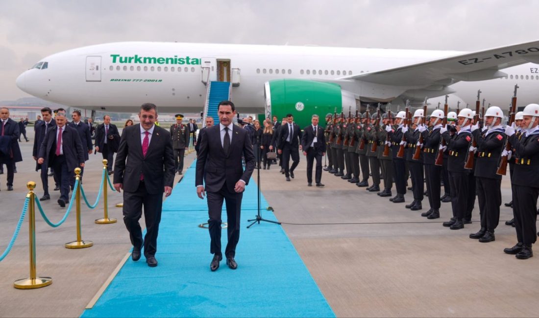 Cevdet Yılmaz, TDT Zirvesi liderlerini karşıladı Aybala MELEK/ANKARA, – CUMHURBAŞKANI Yardımcısı Cevdet Yılmaz, Türk Devletleri Teşkilatı