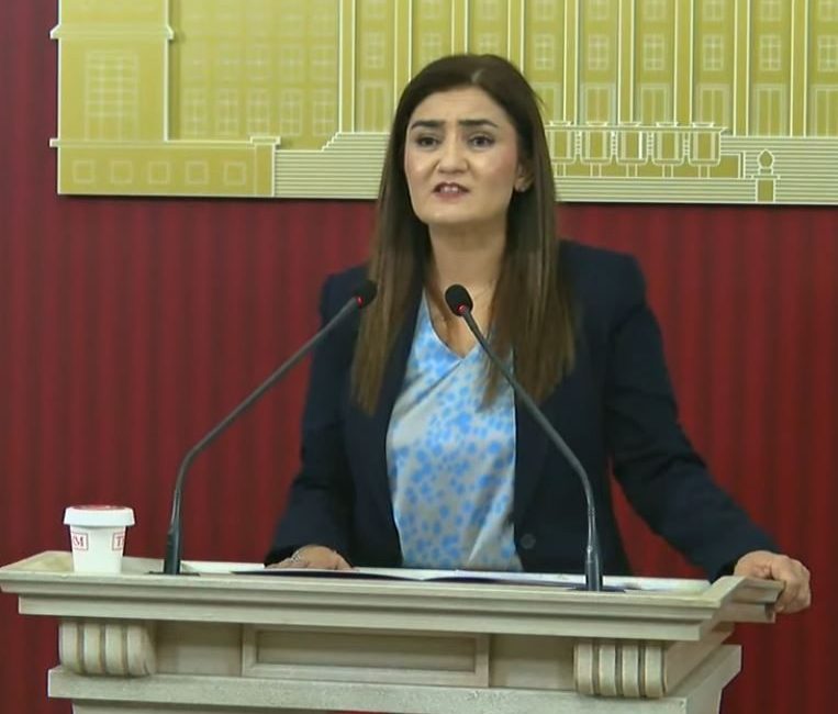 CHP’li Kılıç: İzmir Büyükşehir Belediye Başkanı Tugay hakkında suç duyurusunda bulundum Aliekber METE/ANKARA, – CHP Grup Başkanvekili Sevda Erdan Kılıç, İzmir
