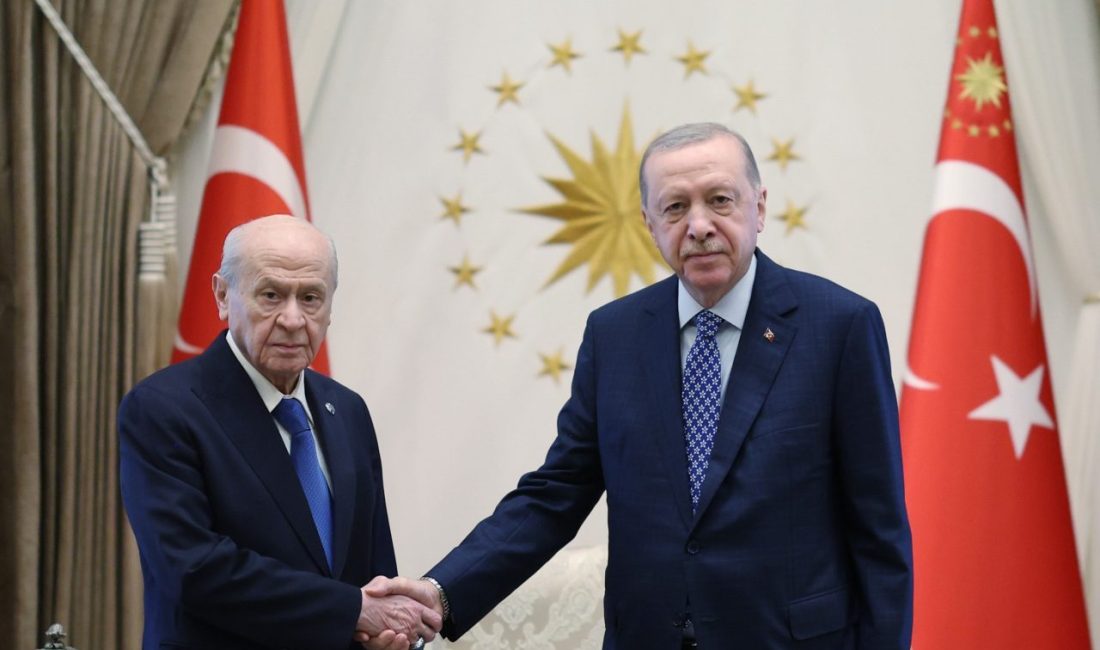 Cumhurbaşkanı Erdoğan, Bahçeli’yi kabul etti ANKARA, – CUMHURBAŞKANI Recep Tayyip Erdoğan, MHP Genel Başkanı Devlet