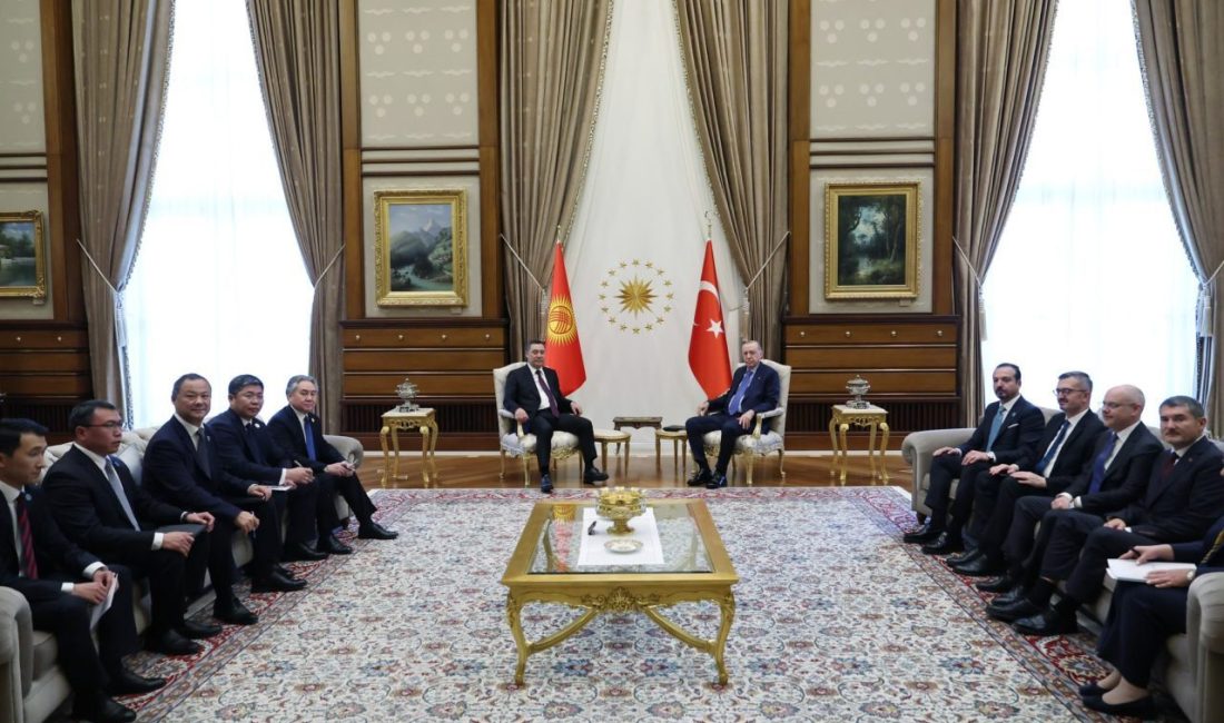 Cumhurbaşkanı Erdoğan, Kırgızistan Cumhurbaşkanı Caparov ile görüştü (2) ‘BÖLGESEL VE KÜRESEL KONULAR ELE ALINDI’ İletişim Başkanlığı, görüşmeye ilişkin