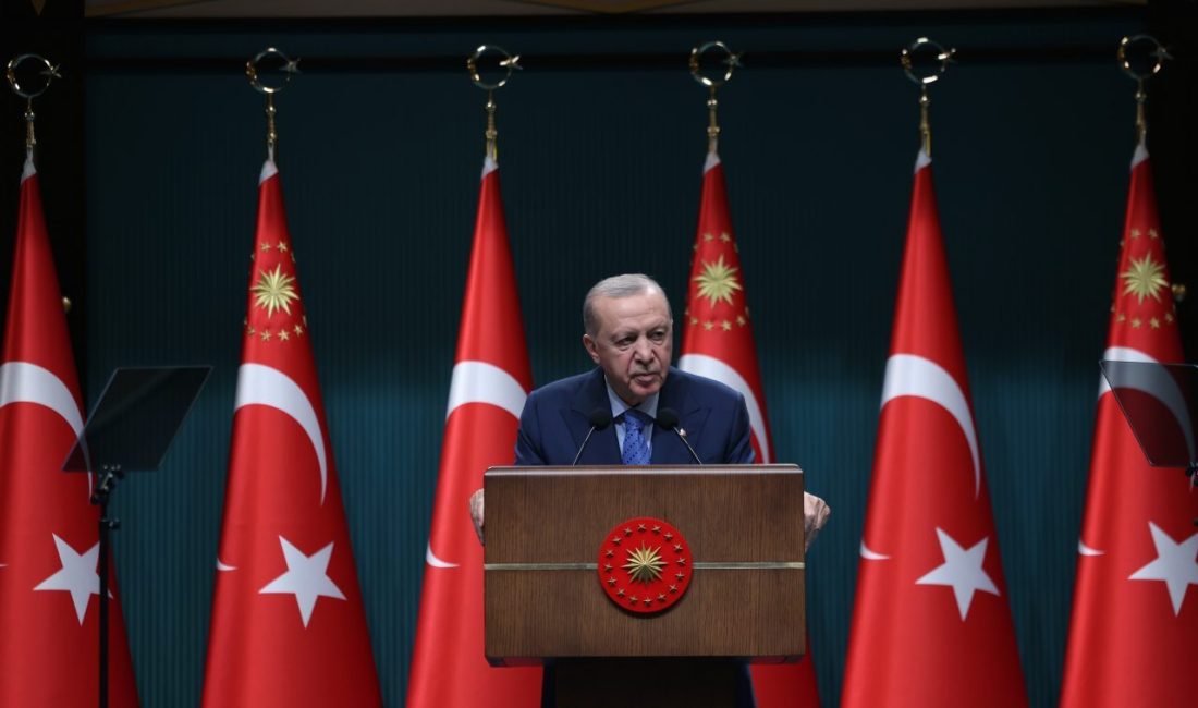 Cumhurbaşkanı Erdoğan: Türkiye sokakta bulunmamıştır, sokağa teslim edilecek bir ülke de değildir Umutcan ÖREN/ ANKARA, – CUMHURBAŞKANI Recep Tayyip Erdoğan, “Avrupa’nın kimi
