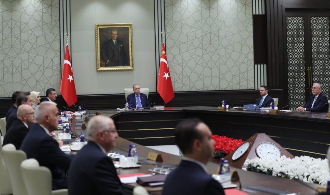 Cumhurbaşkanlığı Kabinesi toplandı Samet ÖKSÜZ/ANKARA, – CUMHURBAŞKANLIĞI Kabinesi, Cumhurbaşkanı Recep Tayyip Erdoğan başkanlığında