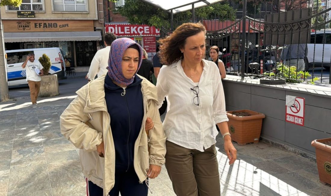 Elif Mavi’nin öldüğü kazanın yeni bilirkişi raporunda sürücü asli kusurlu çıktı Batuhan KILIÇ-Güray ATEŞ/ESKİŞEHİR, – ESKİŞEHİR’de Fatoş Akıl Bilgesoy’un, annesiyle birlikte