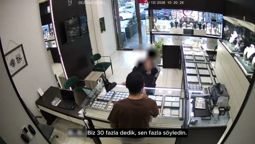 Esenyurt’ta kuyumcuya silahlı saldırının yeni görüntüleri ortaya çıktı İSTANBUL, – ESENYURT’ta kuyumcuya düzenlenen silahlı saldırının yeni görüntüleri ortaya