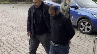 Levent KIZILASLAN/ KARASU(Sakarya), – SAKARYA’nın Karasu ilçesinde bir evden 500