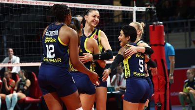 İSTANBUL, – SALON: TVF Burhan Felek Vestel Voleybol HAKEMLER: Erol