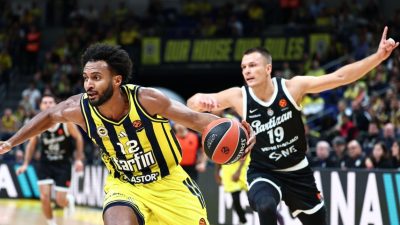 iSTANBUL, – SALON: Ülker Spor ve Etkinlik Salonu HAKEMLER: Mehdi