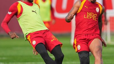 İSTANBUL, – GALATASARAY, Süper Lig’in 9’uncu haftasında sahasında Fenerbahçe ile