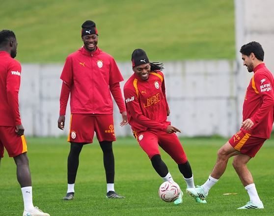 Galatasaray, Fenerbahçe maçının hazırlıklarını tamamladı İSTANBUL, GALATASARAY, Süper Lig’in 9’uncu haftasında Fenerbahçe ile oynayacağı maçın