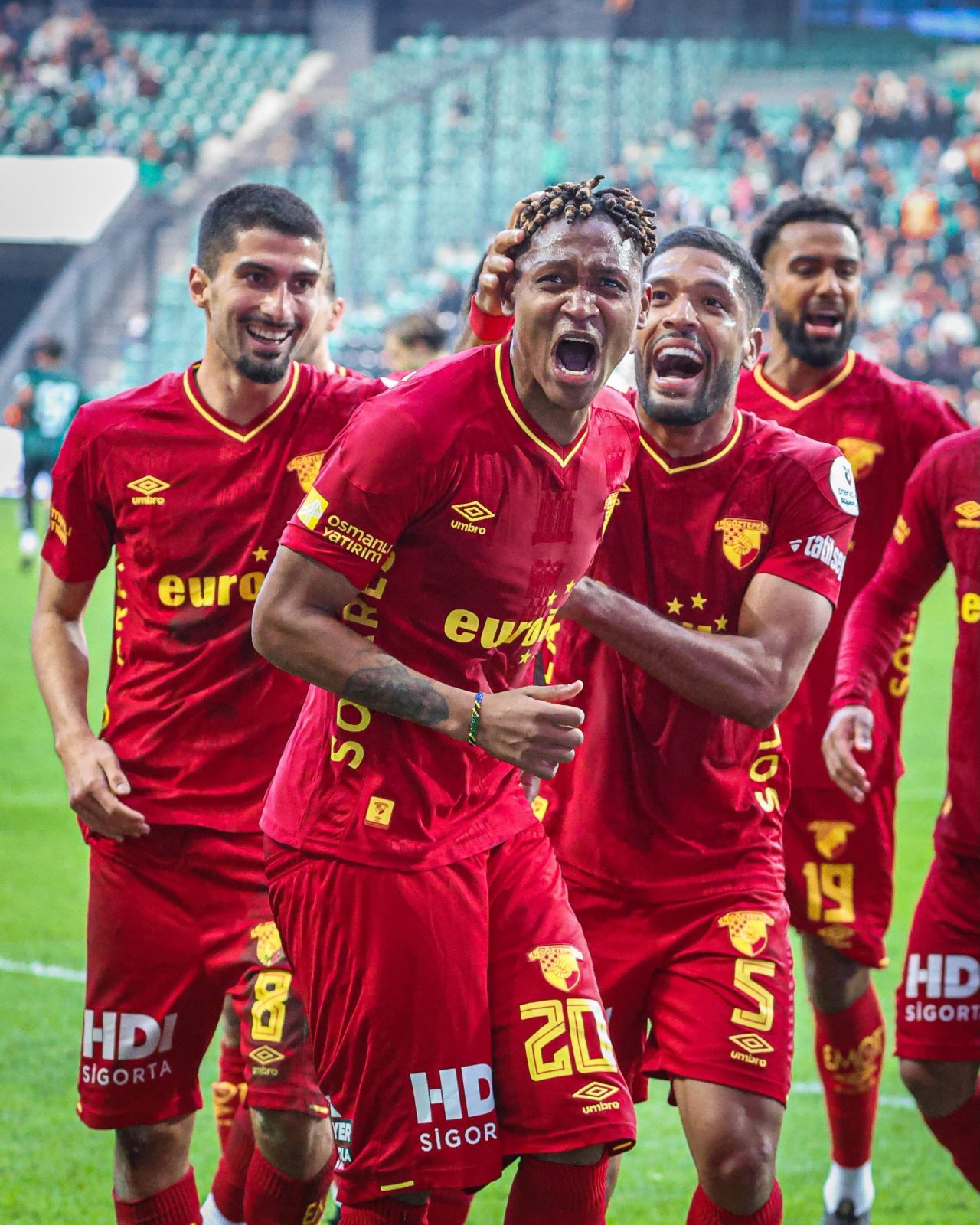 İZMİR, – TRENDYOL Süper Lig’de Eyüpspor (D), Kocaelispor (D) ve