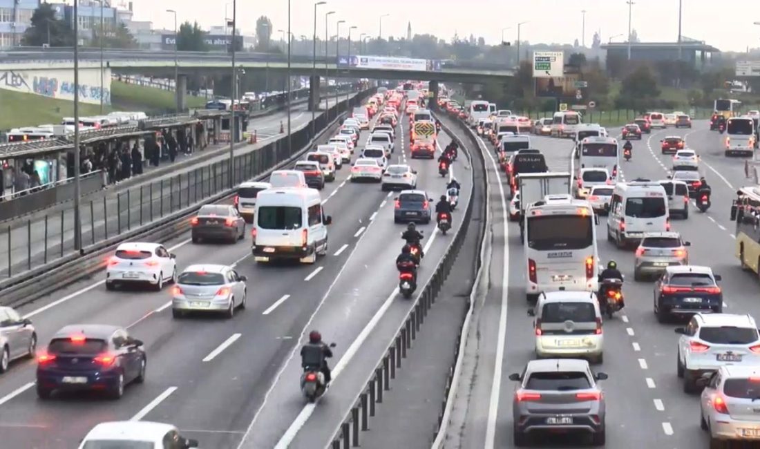 Haftanın ilk iş gününde trafik yoğunluğu – 1 Özgür EREN / İSTANBUL, – HAFTANIN ilk iş gününde İstanbul