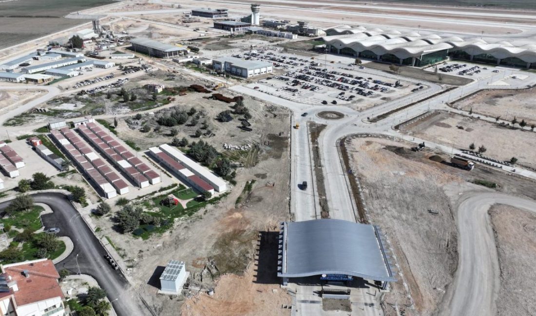 ANKARA, – ULAŞTIRMA ve Altyapı Bakanı Abdulkadir Uraloğlu, Hatay Havalimanı’nda