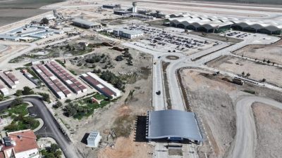 ANKARA, – ULAŞTIRMA ve Altyapı Bakanı Abdulkadir Uraloğlu, Hatay Havalimanı’nda