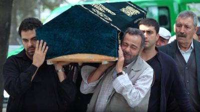 İSTANBUL, – KANAL D’nin Yeşilçam esintili dizisi Haysiyet’te, Aziz’in vedası