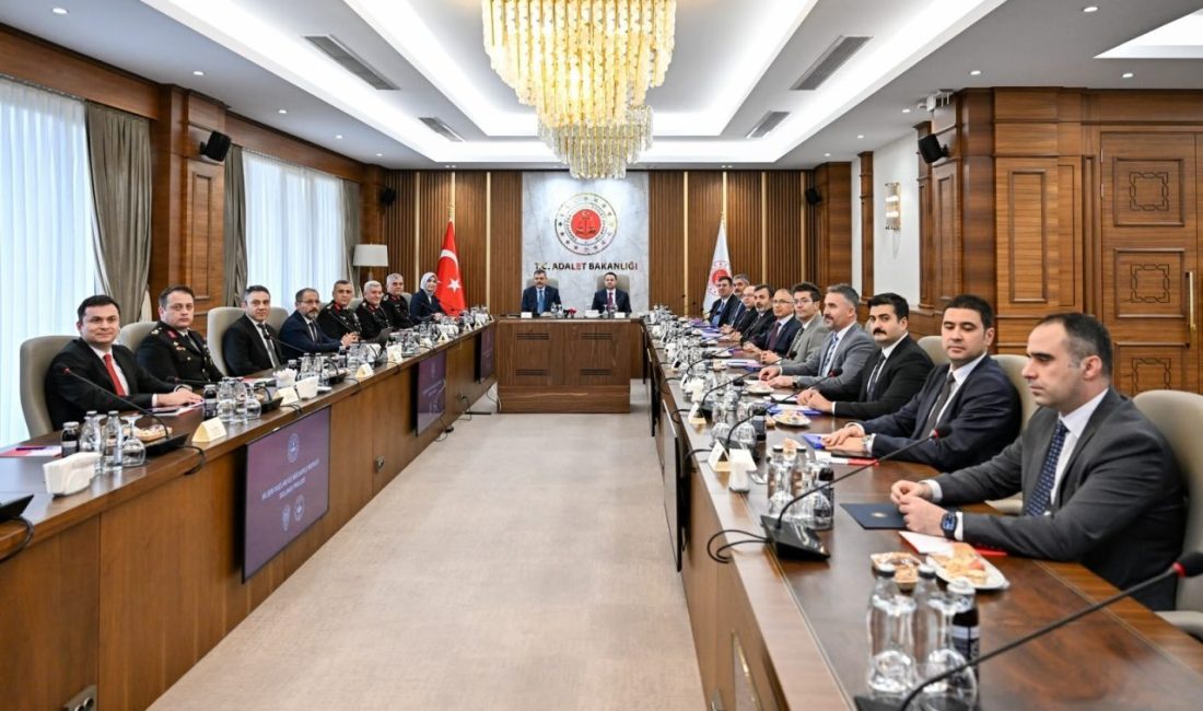 ANKARA, – İÇİŞLERİ Bakanı Mustafa Çiftçi ile Adalet Bakanı Akın