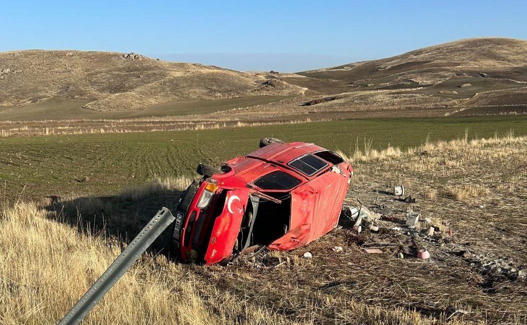 İşçi servis minibüsü devrildi: 6 yaralı Mehmet YILMAZ/KULU (Konya), – KONYA’nın Kulu ilçesinde işçi servis minibüsünün