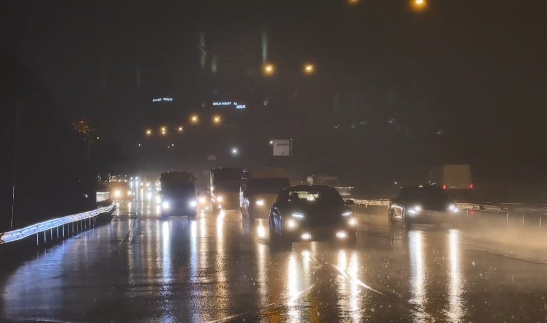 İstanbul’da sağanak etkili oluyor -1 Soner HASIRCIOĞLU – İsa ALMAÇAYIR/İSTANBUL, – İSTANBUL’da sabah saatlerinde sağanak