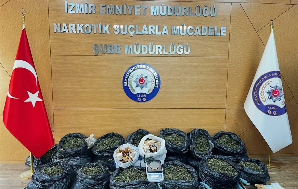 Mustafa İÇ/ İZMİR, – İZMİR ve Muğla’da düzenlenen uyuşturucu operasyonunda
