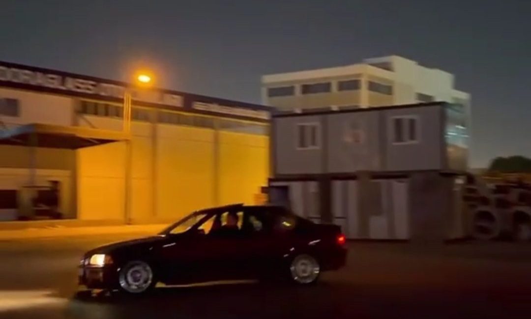 İzmir’de drift atan sürücüye 140 bin TL ceza Mustafa İÇ/İZMİR, -İZMİR’in Bornova ilçesinde, drift atan otomobil sürücüsü M.F.A.