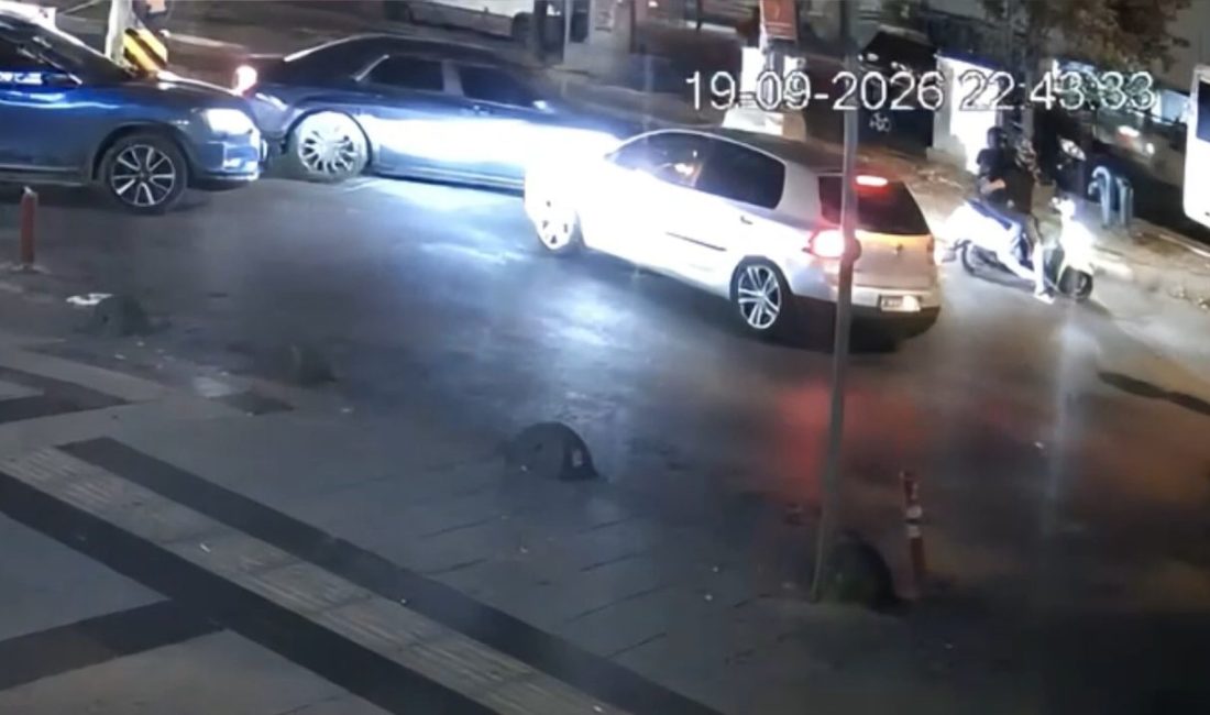 Kağıthane’de motosiklet sürücüsünü tehdit edip saldırdılar; yeni görüntüleri ortaya çıktı Doğan Can CESUR / İSTANBUL – KAĞITHANE’de otomobilden inen 2