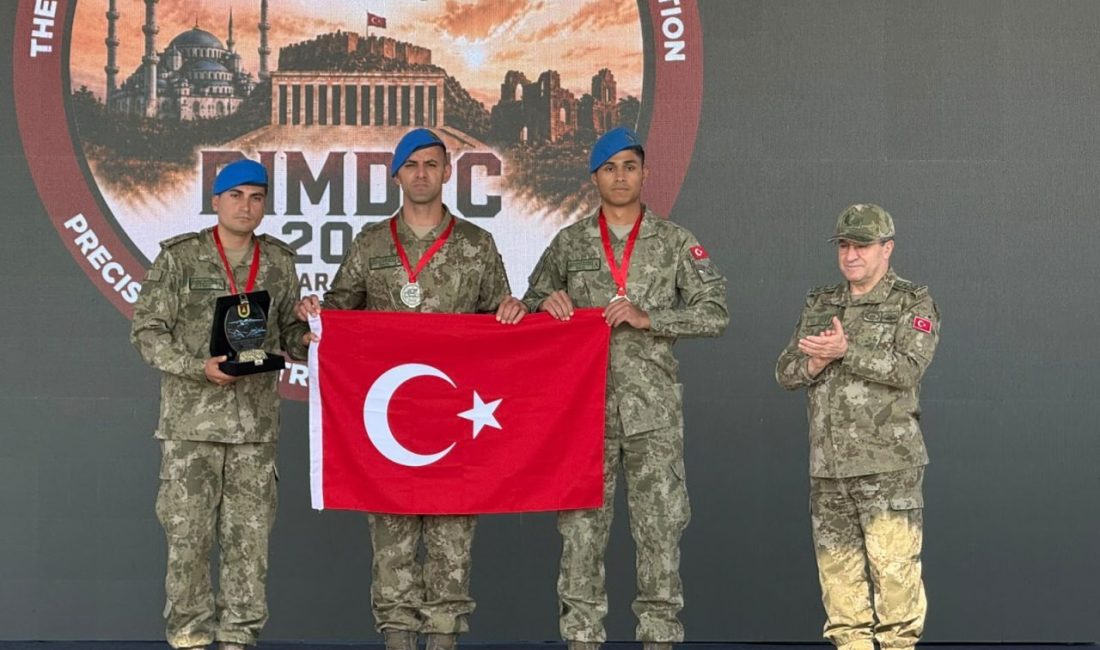 Kara Kuvvetleri’nin ‘Askeri Dron Yarışması’nda Türkiye şampiyon oldu Ruken KADIOĞLU-Özkan KARAÇAM/ANKARA, – KARA Kuvvetleri Komutanlığı tarafından ilk kez