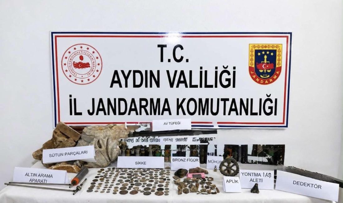 Karacasu’da 157 sikke ve tarihi objeler ele geçirildi Oğuzhan BOYSAN/KARACASU (Aydın), – AYDIN’ın Karacasu ilçesinde jandarmanın düzenlediği operasyonda