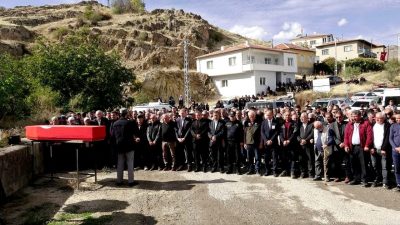 Metin DEĞİRMENCİ/YEŞİLHİSAR (Kayseri), – VAN’ın Gürpınar ilçesinde TIR’la yolcu minibüsünün