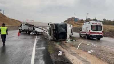 Burak ÇALIŞKAN/KIRIKKALE, – KIRIKKALE’de işçileri taşıyan servis midibüsünün devrildiği kazada