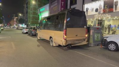 Hüseyin DOĞAN/İSTANBUL, – KÜÇÜKÇEKMECE’de seyir halindeki otomobil, önündeki yolcu minibüsüne