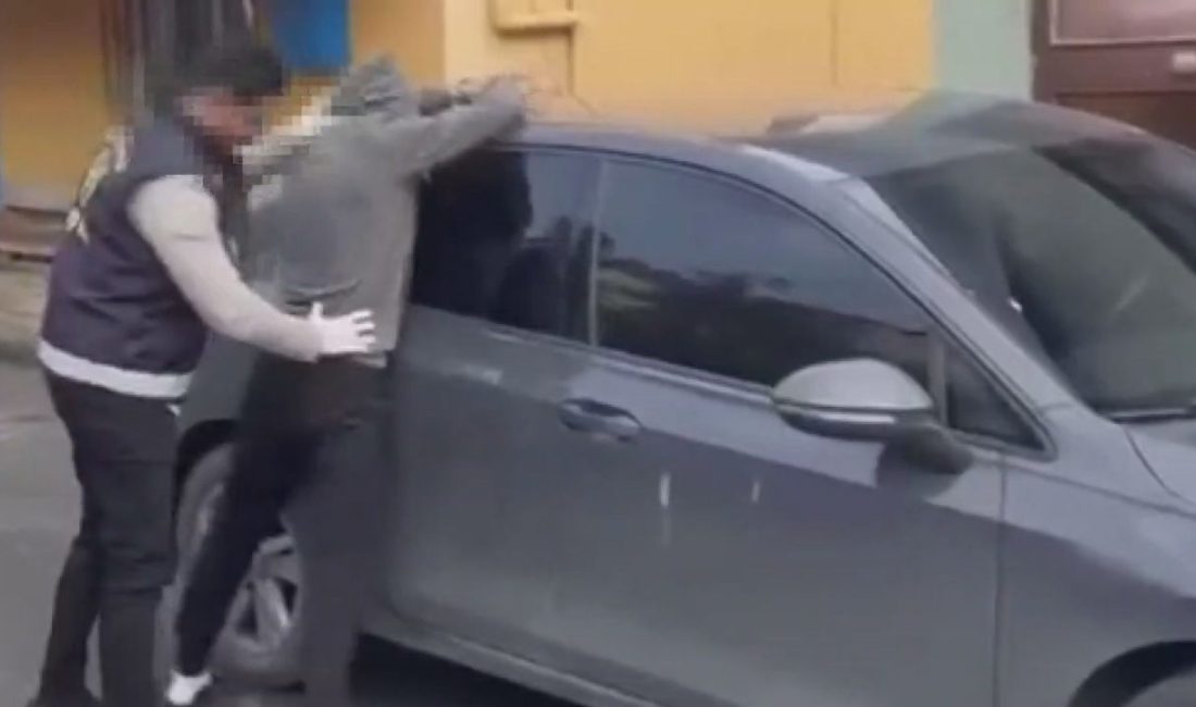 Maltepe ve Kartal’da uyuşturucu operasyonu: 2 şüpheli tutuklandı İSTANBUL, – MALTEPE ve Kartal’da uyuşturucu madde ticaretine yönelik düzenlenen