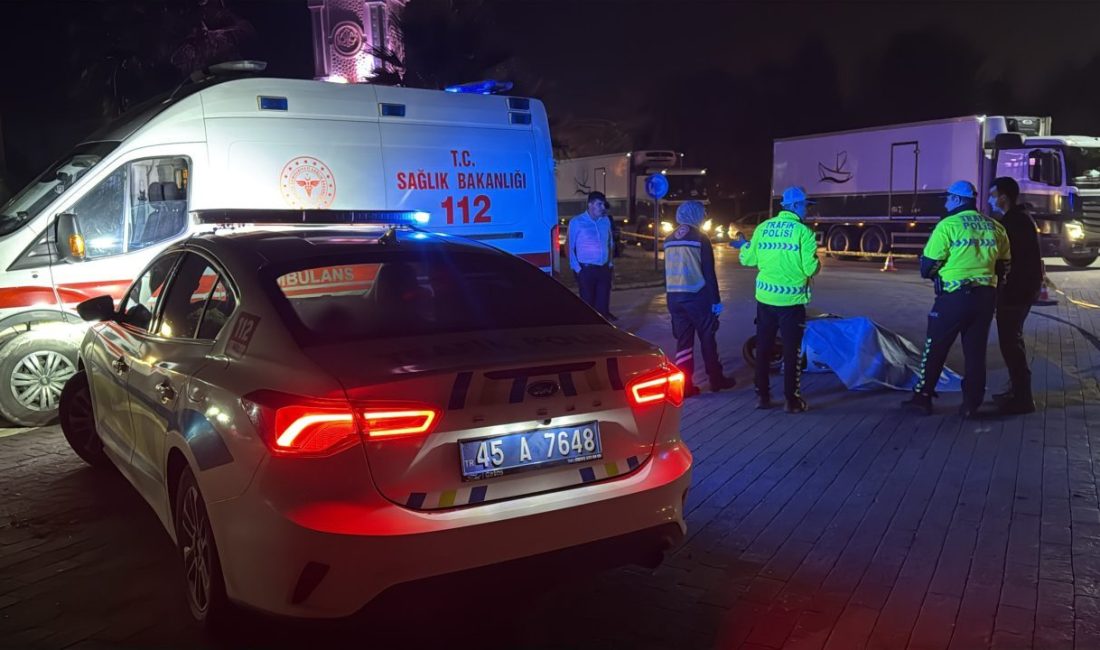 Manisa’da TIR’la çarpışan motosikletin sürücüsü öldü Doğan ÇİZMECİ/TURGUTLU,(Manisa), -MANİSA’nın Turgutlu İlçesinde, TIR ile çarpışan motosikletin sürücüsü