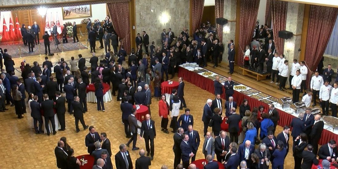 Mecliste yeni yasama yılı dolayısıyla resepsiyon düzenlendi Aliekber METE/ ANKARA, – TBMM Başkanı Numan Kurtulmuş’un ev sahipliğinde,