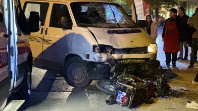 Semih TÜRKER/ İZNİK (Bursa), – BURSA’nın İznik ilçesinde minibüs ile