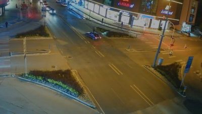 KAZA GÜVENLİK KAMERASINDA Düzce’de, otomobille çarpışan motosikletin sürücüsü Mert S.,