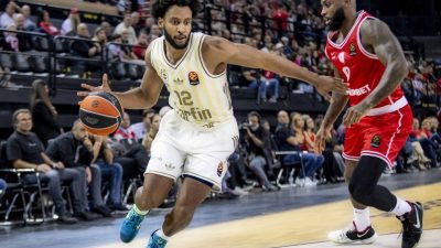 İSTANBUL, – SALON: Sunel Arena HAKEMLER: Ilija Belosevic, Emilio Perez,